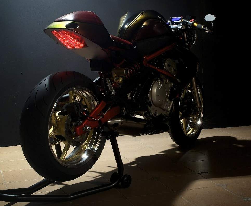 Kawasaki ER6N Cafe Racer by by Gia Mi Racing